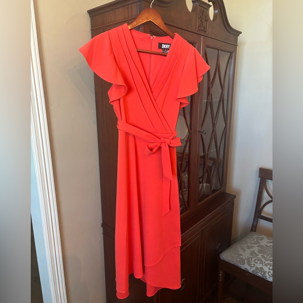 DKNY Vibrant Orange Dress, lovely tie waist, true to size. Easy to launder, pack